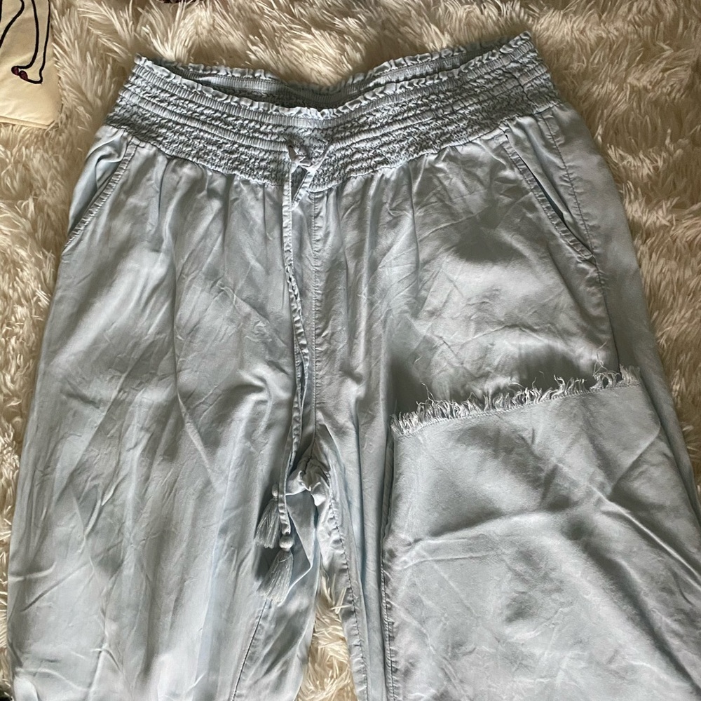 Wide legged pants